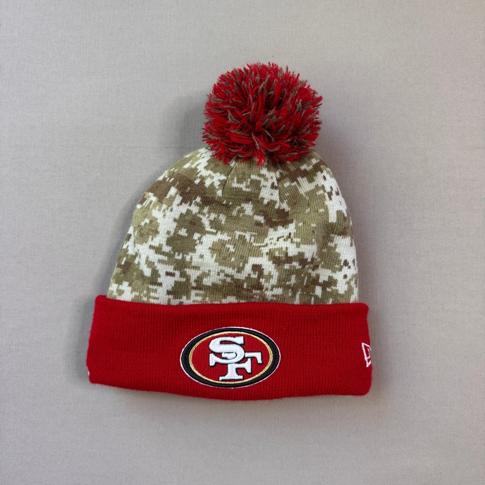New Era San Francisco 49ers Salute to Service Digital Camo Pom Beanie Hat Mens